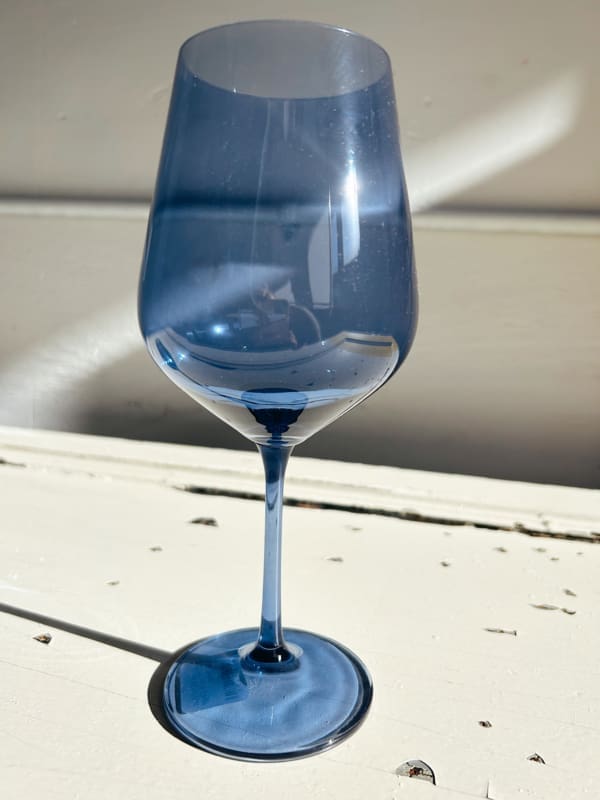 The Hostess Large Wine Glass - Image 11